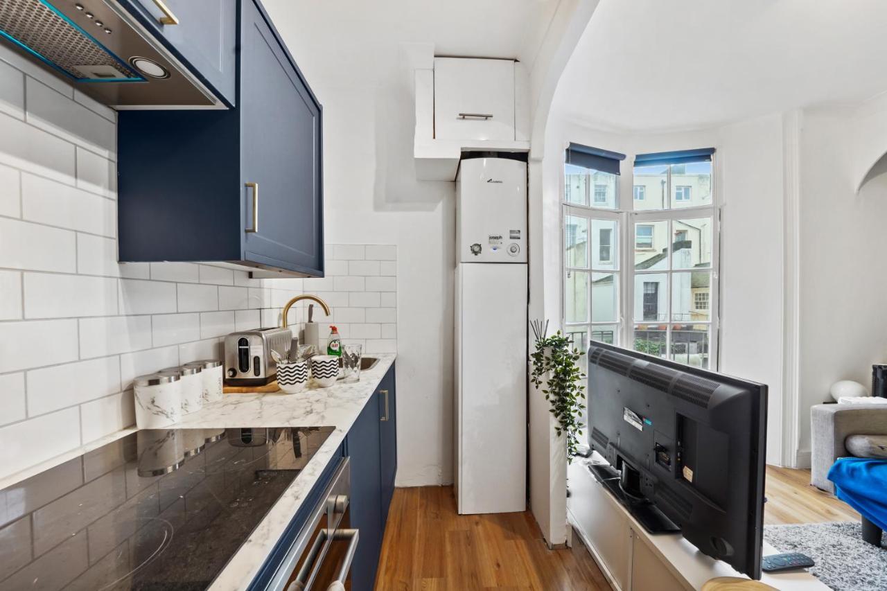 Modern One Bedroom Apartments In Брайтонн Экстерьер фото