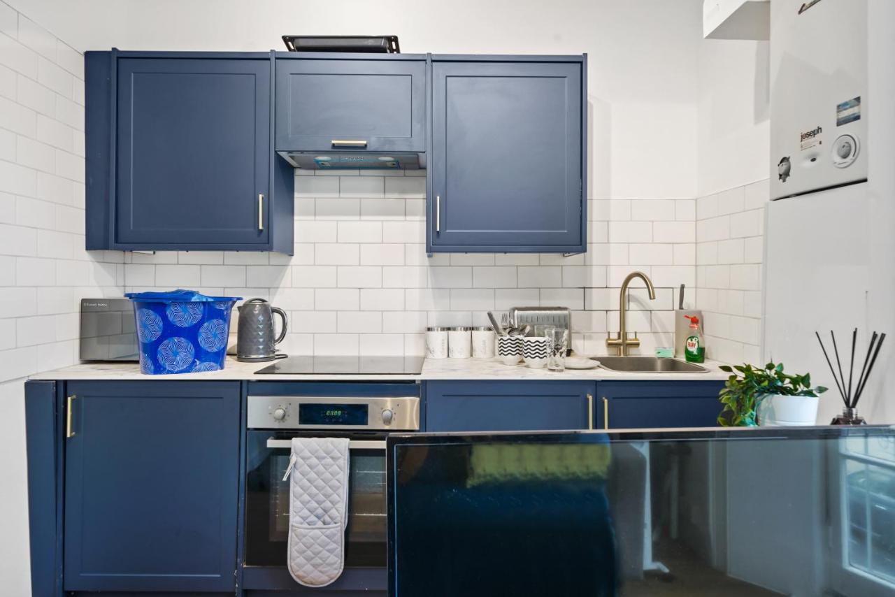 Modern One Bedroom Apartments In Брайтонн Экстерьер фото